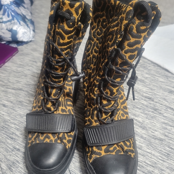 Converse boots - Picture 2 of 4